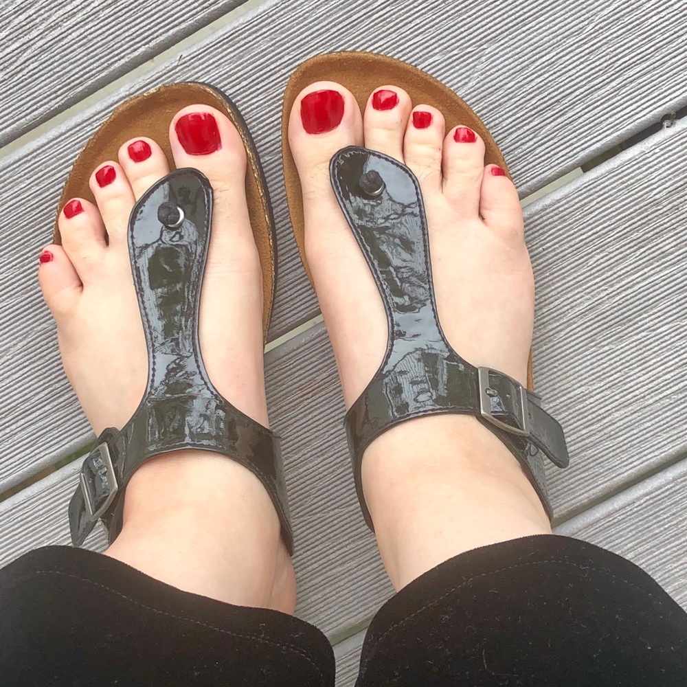 Mudd black sandals
